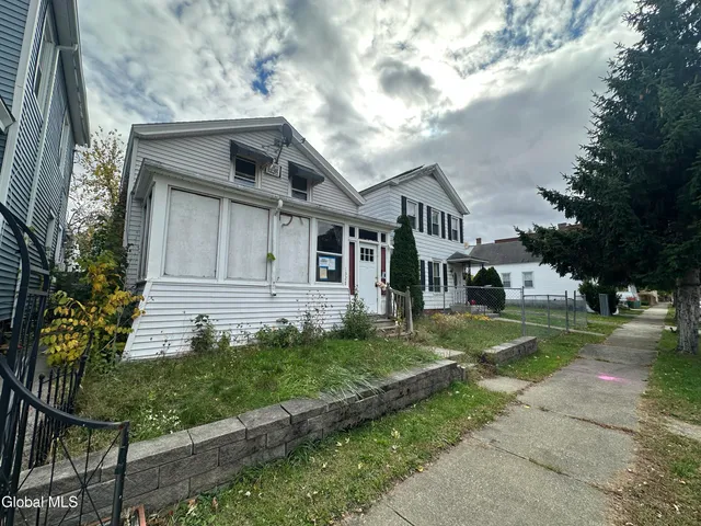 $89,900 | 1328 4th Avenue, Watervliet, NY 12189
