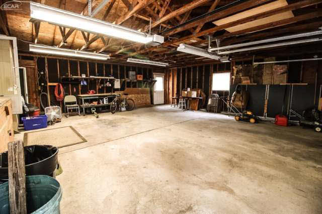 9016 Hatt Road Linden, MI 48451 - Photo 15 of 20 21186562-14.JPG