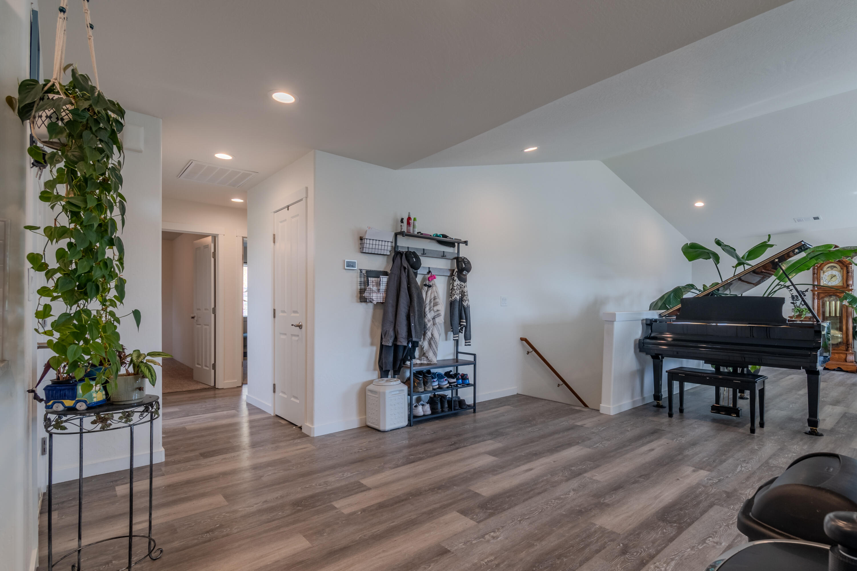 21 Cerulean Terrace Eagle Point, OR 97524 - Photo 10 of 30 a view of a room with gym equipment