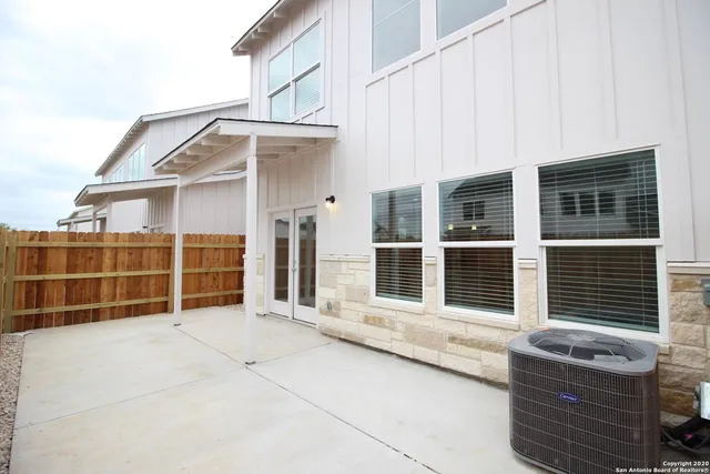 $1,550 | 250 Topaz, New Braunfels, TX 78130