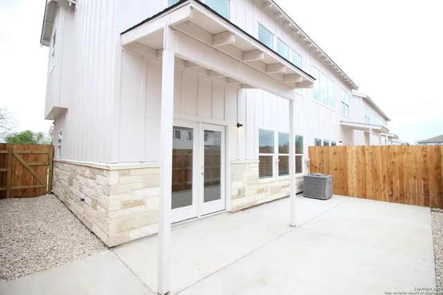 $1,550 | 250 Topaz, New Braunfels, TX 78130