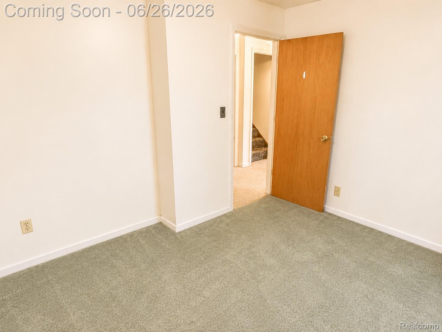 8056 Central Street Center Line, MI 48015 - Photo 13 of 25 402.jpeg