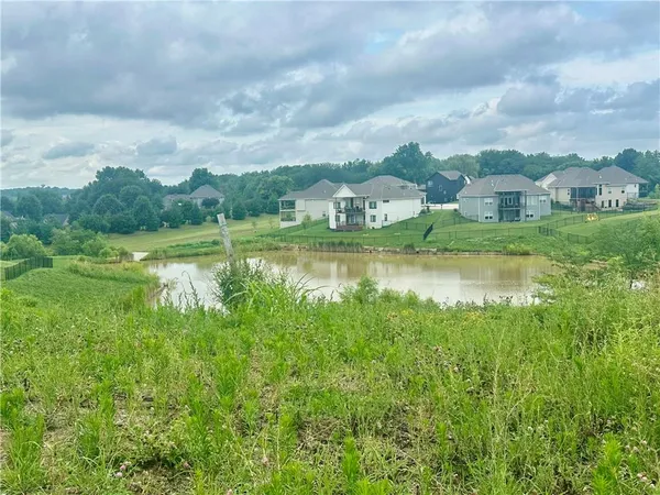 $104,900 | 7065 Yulich Court, Parkville, MO 64152