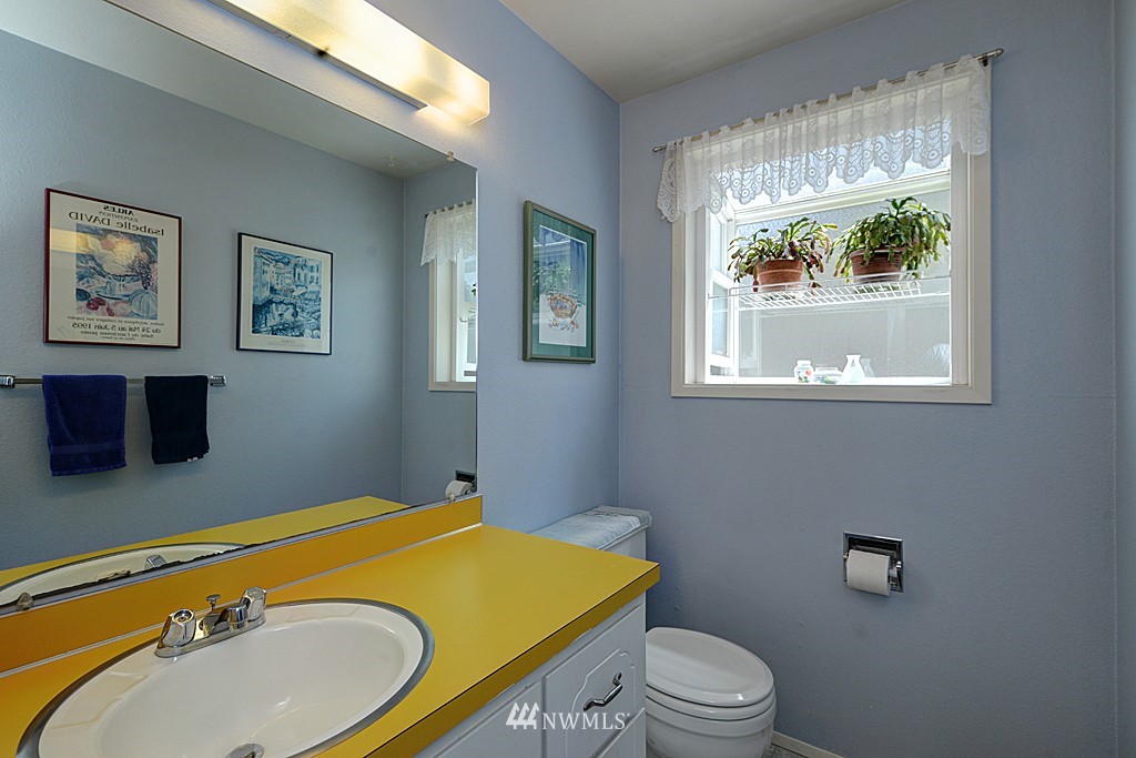 5626 Keystone Place North Seattle, WA 98103 - Photo 9 of 16 Gallery Image 9