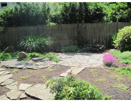 229 South Pier Road Narragansett, RI 02882 - Photo 12 of 12 Yard/Garden.