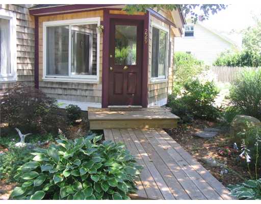 229 South Pier Road Narragansett, RI 02882 - Photo 2 of 12 Exterior Front.