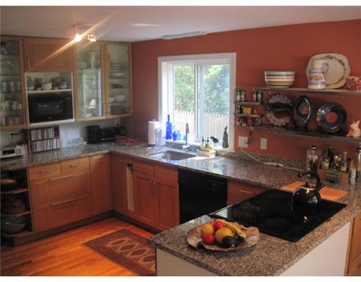 229 South Pier Road Narragansett, RI 02882 - Photo 3 of 12 Kitchen.