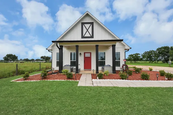 $2,500 | 20103 Highway 36, Unit A, Guy, TX 77444