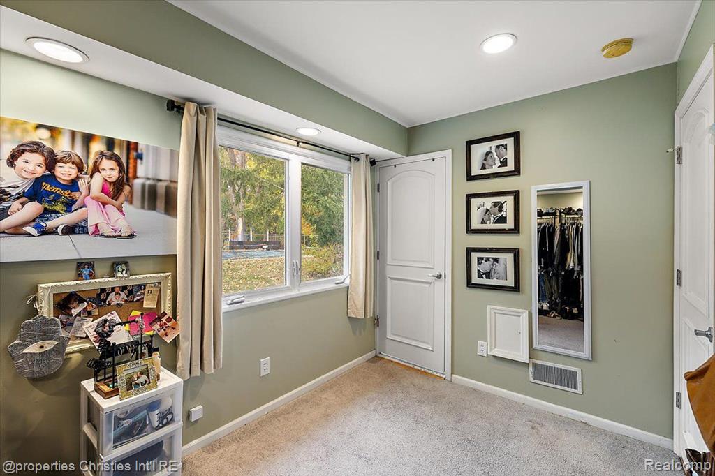 26335 Woodlore Road Franklin, MI 48025 - Photo 25 of 34