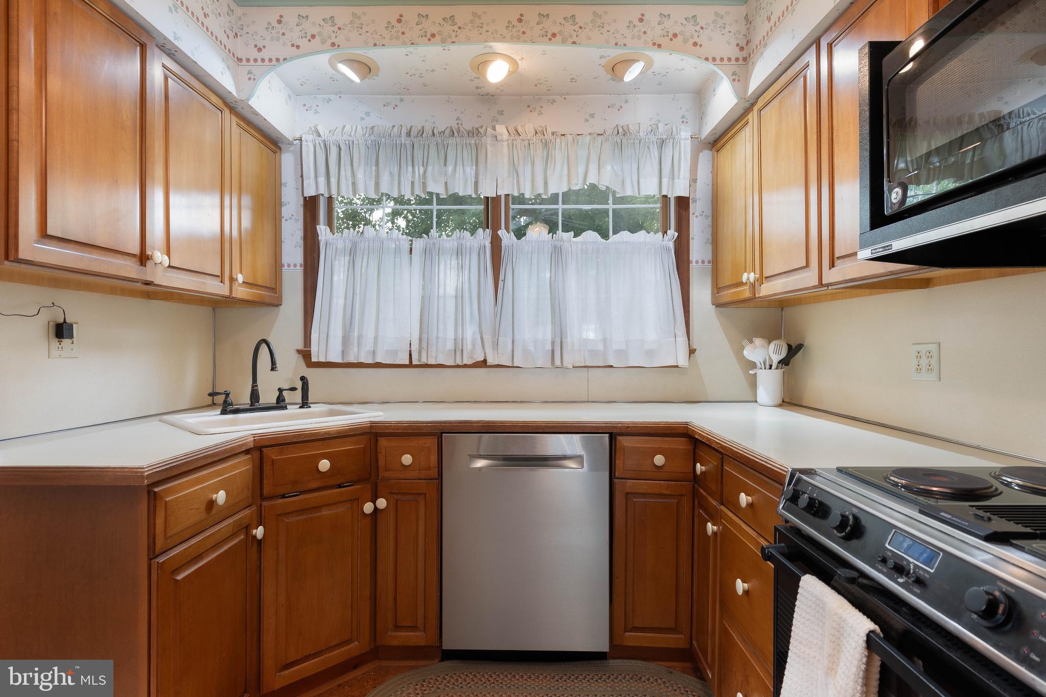 615 Hawks Bridge Road Carneys Point, NJ 08069 - Photo 15 of 46
