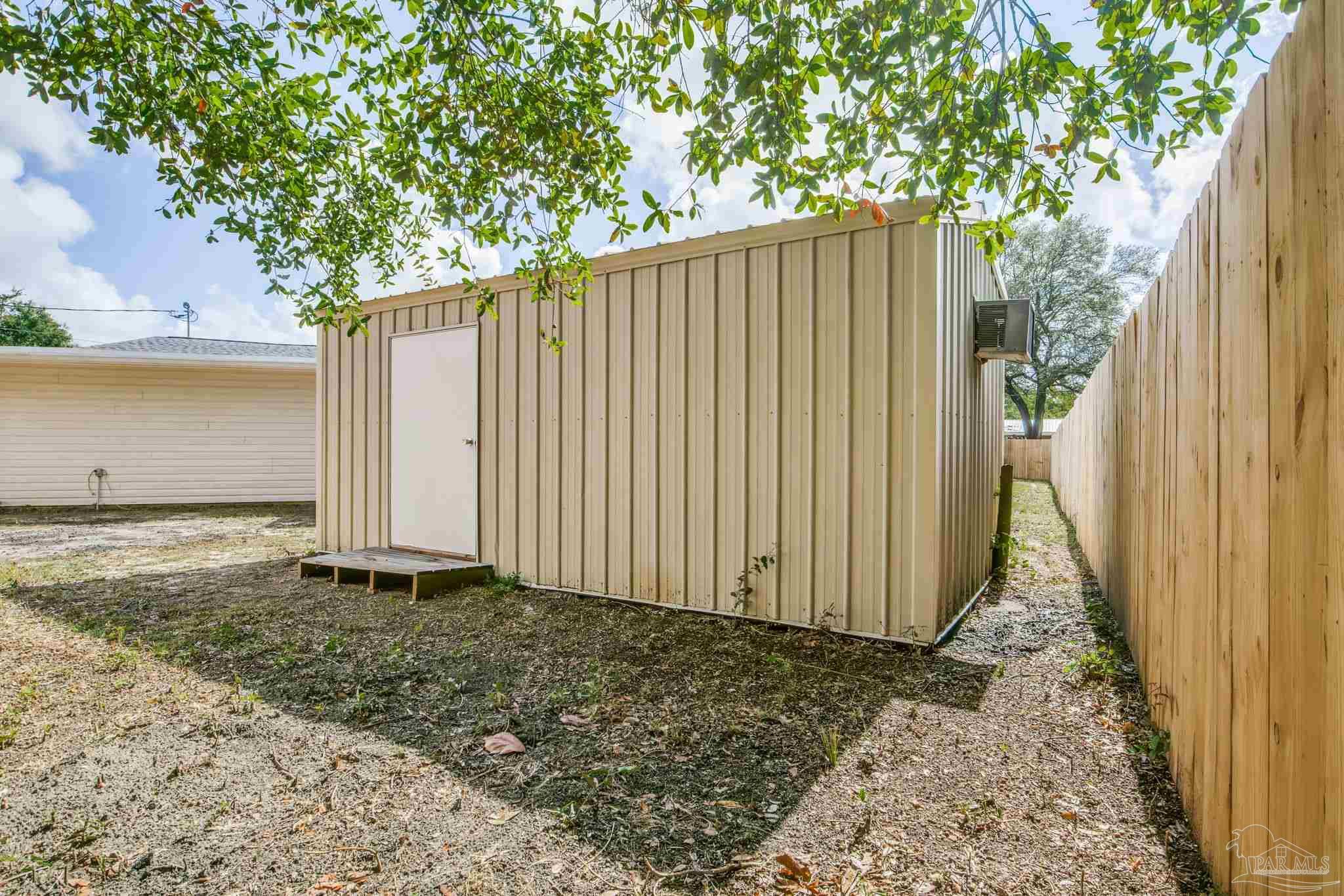 6357 Shady Lane Milton, FL 32570 - Photo 52 of 57 a backyard of a house