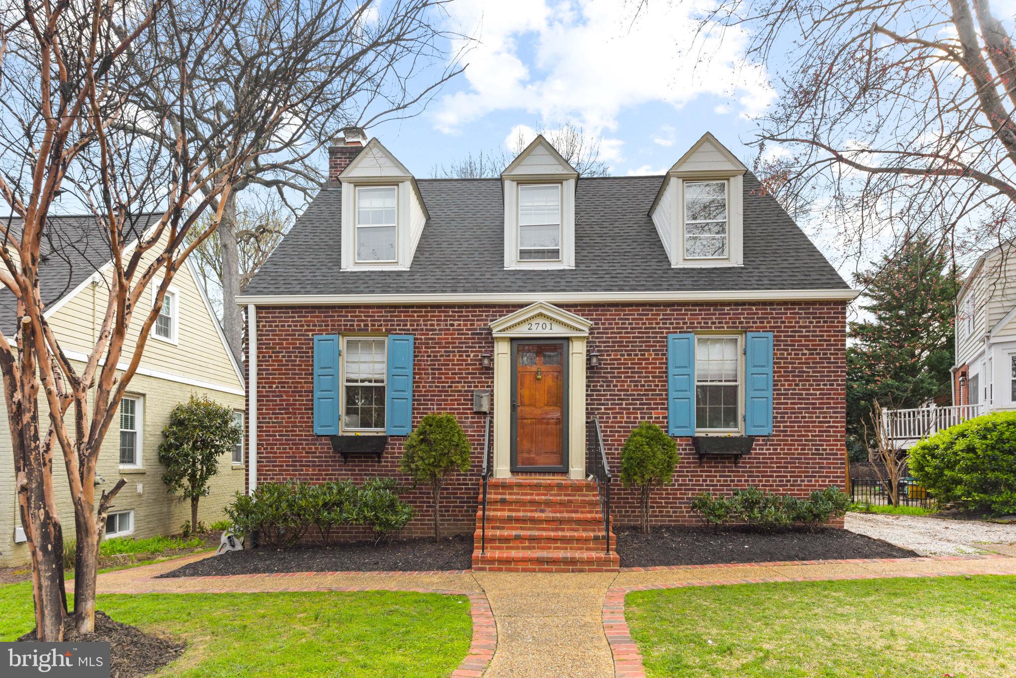 2701 Russell Road Alexandria, VA 22305 - Photo 1 of 42