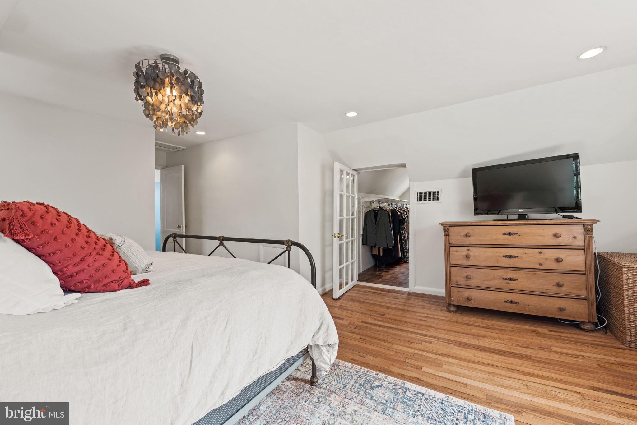 2701 Russell Road Alexandria, VA 22305 - Photo 11 of 42