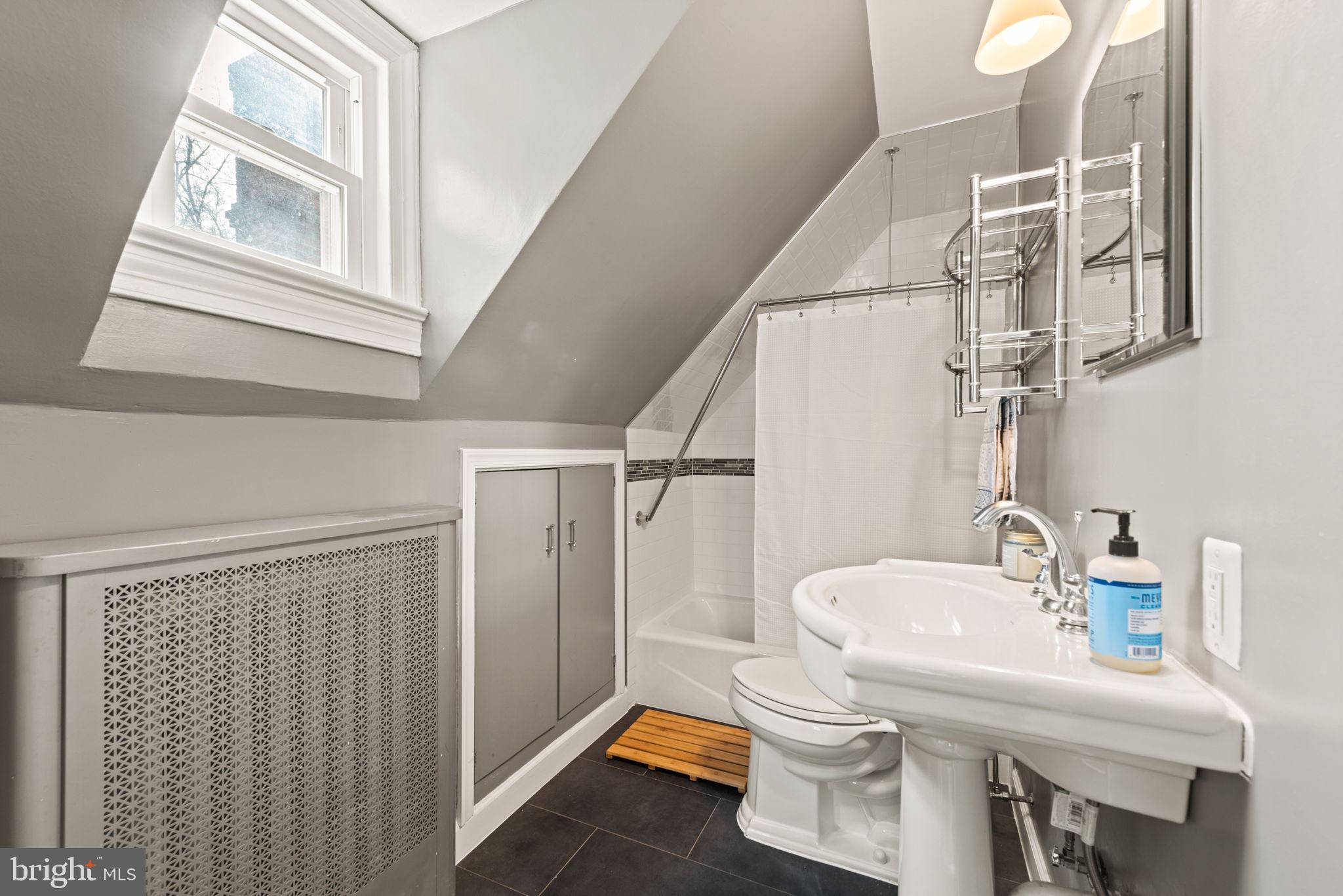 2701 Russell Road Alexandria, VA 22305 - Photo 13 of 42