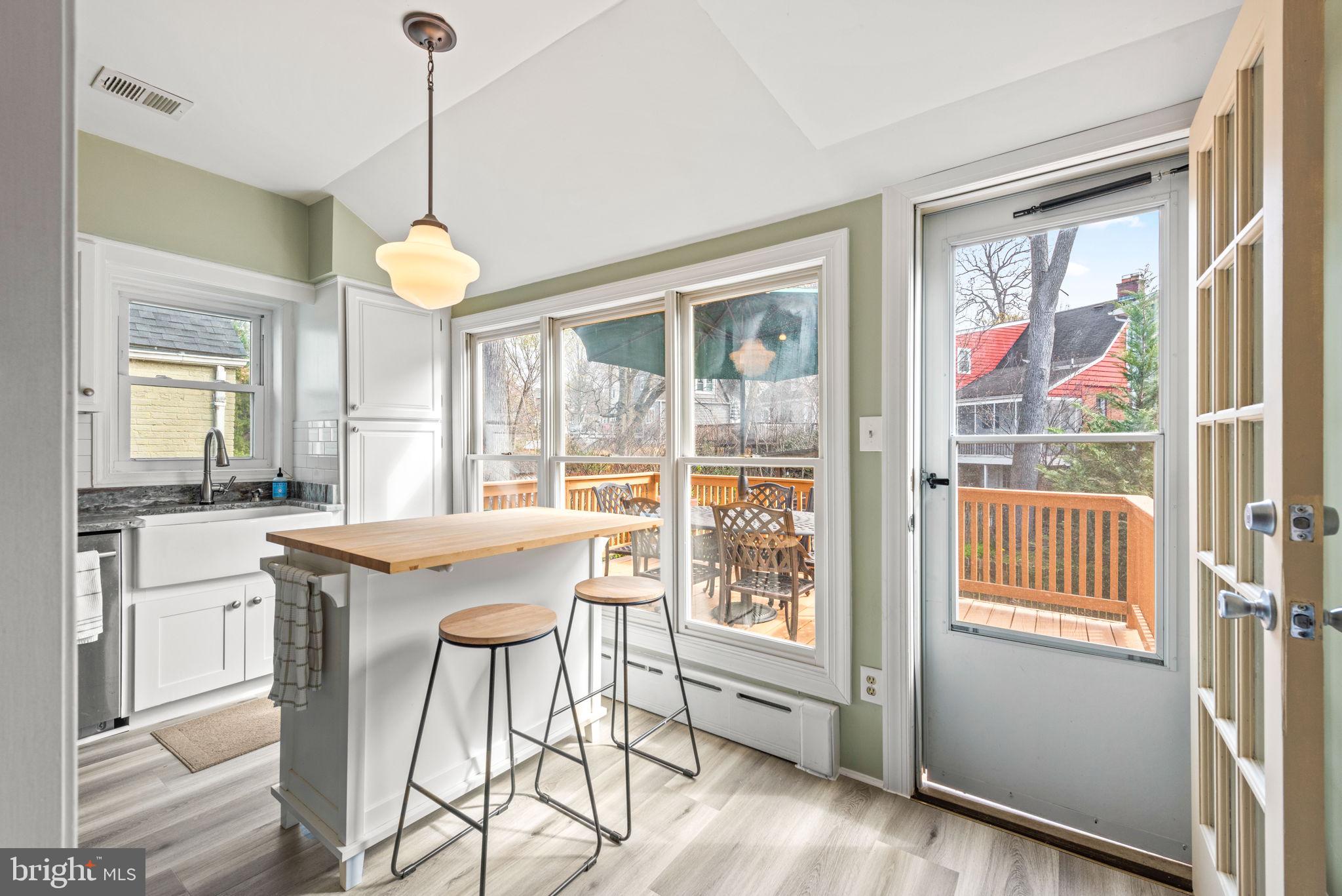 2701 Russell Road Alexandria, VA 22305 - Photo 5 of 42