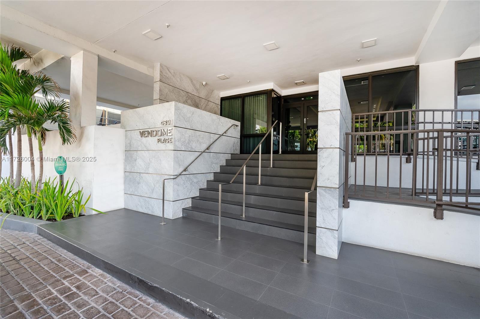 4301 Collins Avenue, Unit 1003 Miami Beach, FL 33140 - Photo 30 of 37 a view of entryway and hall