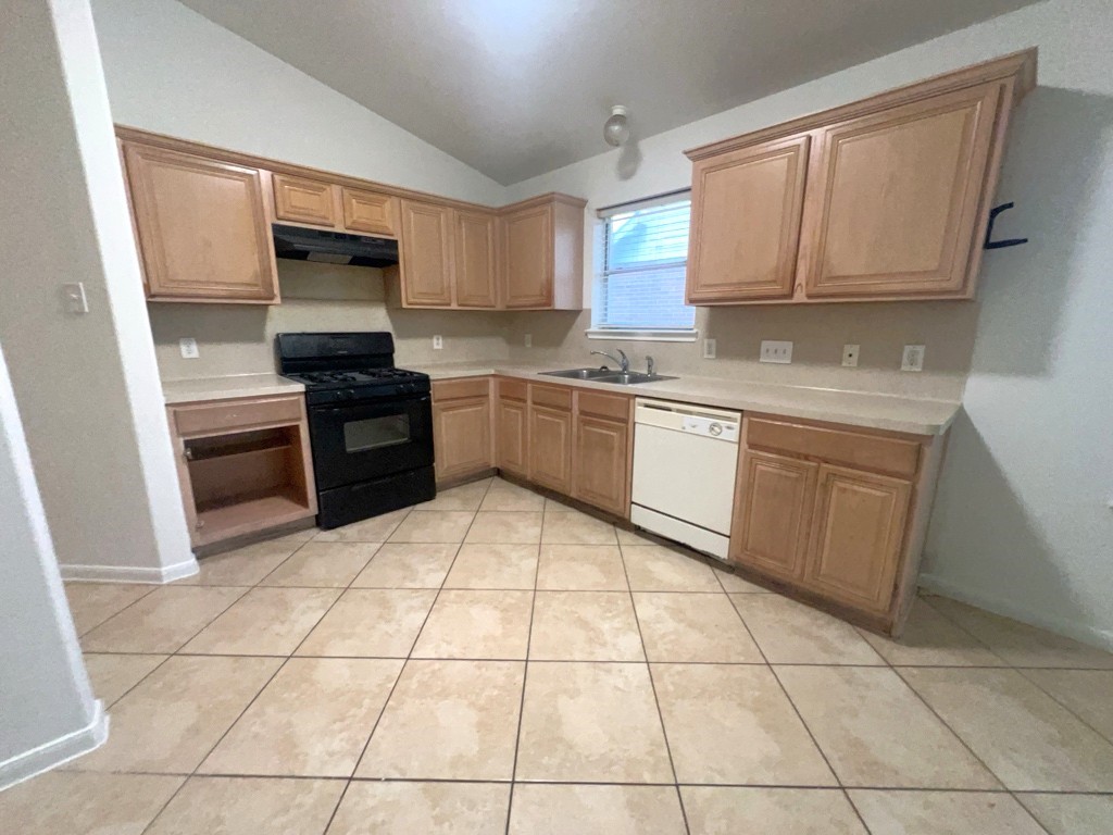 810 Chance Lane Baytown, TX 77521 - Photo 3 of 23