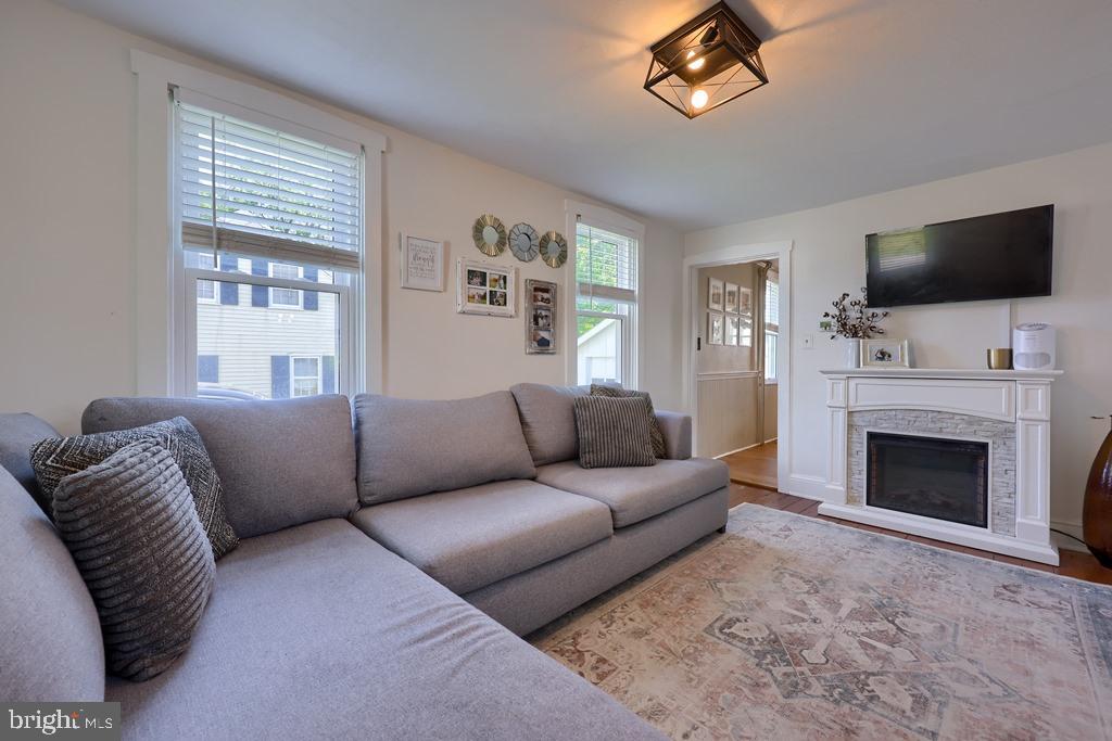 1321 Church Street Lititz, PA 17543 - Photo 7 of 27