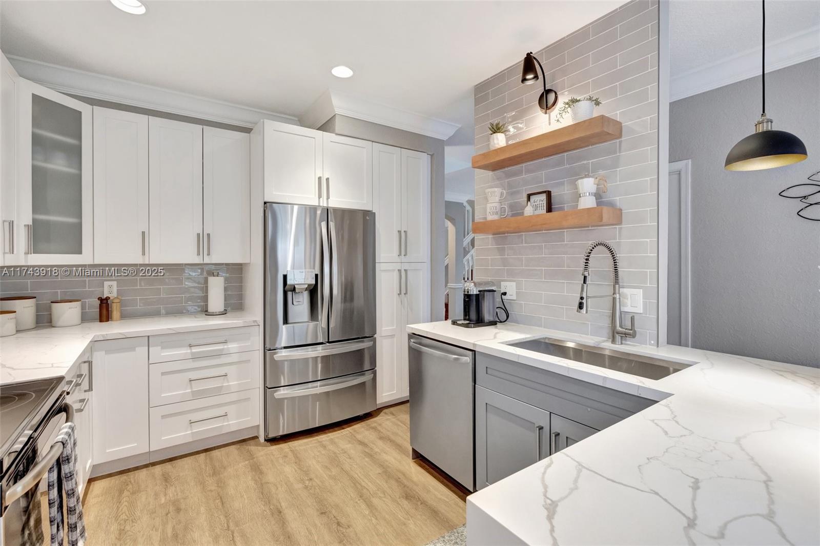 679 Conservation Drive Weston, FL 33327 - Photo 11 of 60