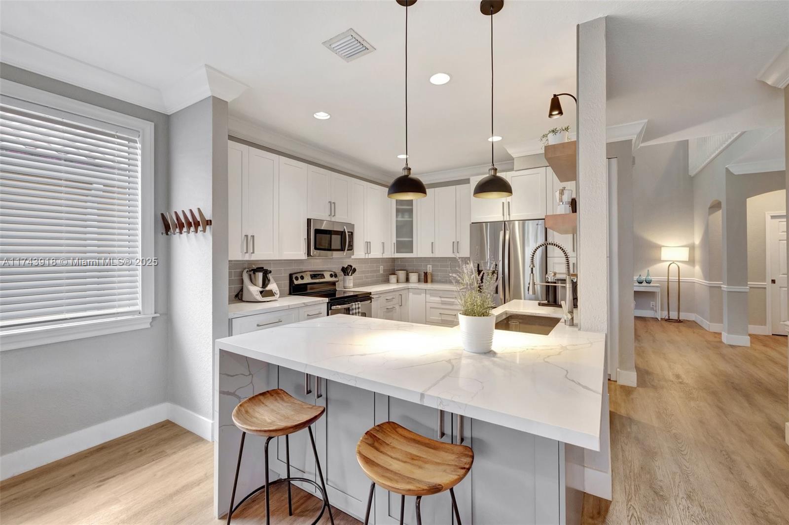 679 Conservation Drive Weston, FL 33327 - Photo 14 of 60