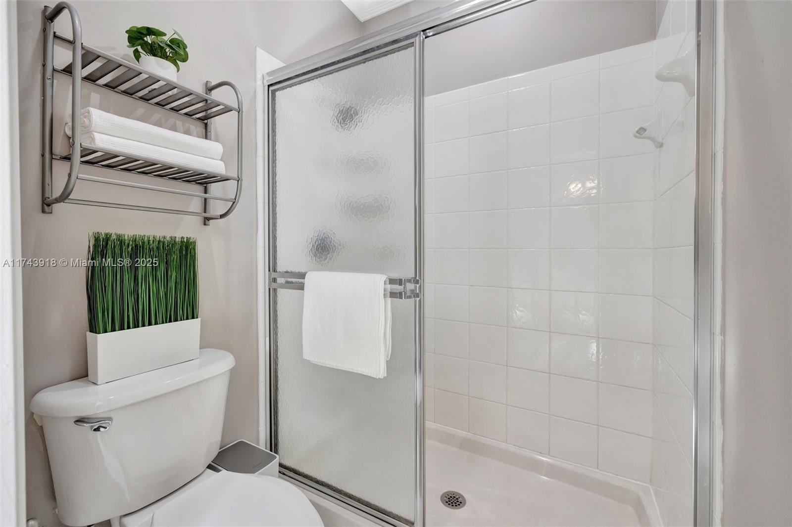 679 Conservation Drive Weston, FL 33327 - Photo 26 of 60