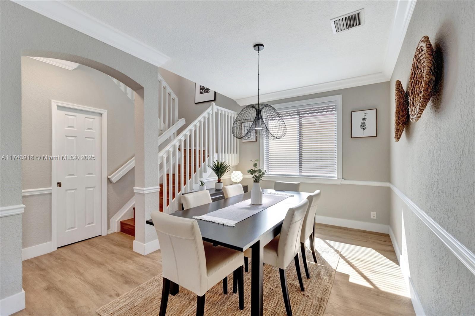 679 Conservation Drive Weston, FL 33327 - Photo 9 of 60