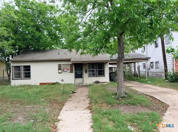 $43,000 | 2104 East Colorado Street, Victoria, TX 77901