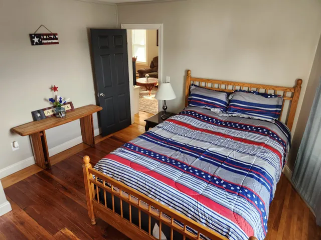 $2,600 | 661 Hevey Street, Unit SECOND, Manchester, NH 03102