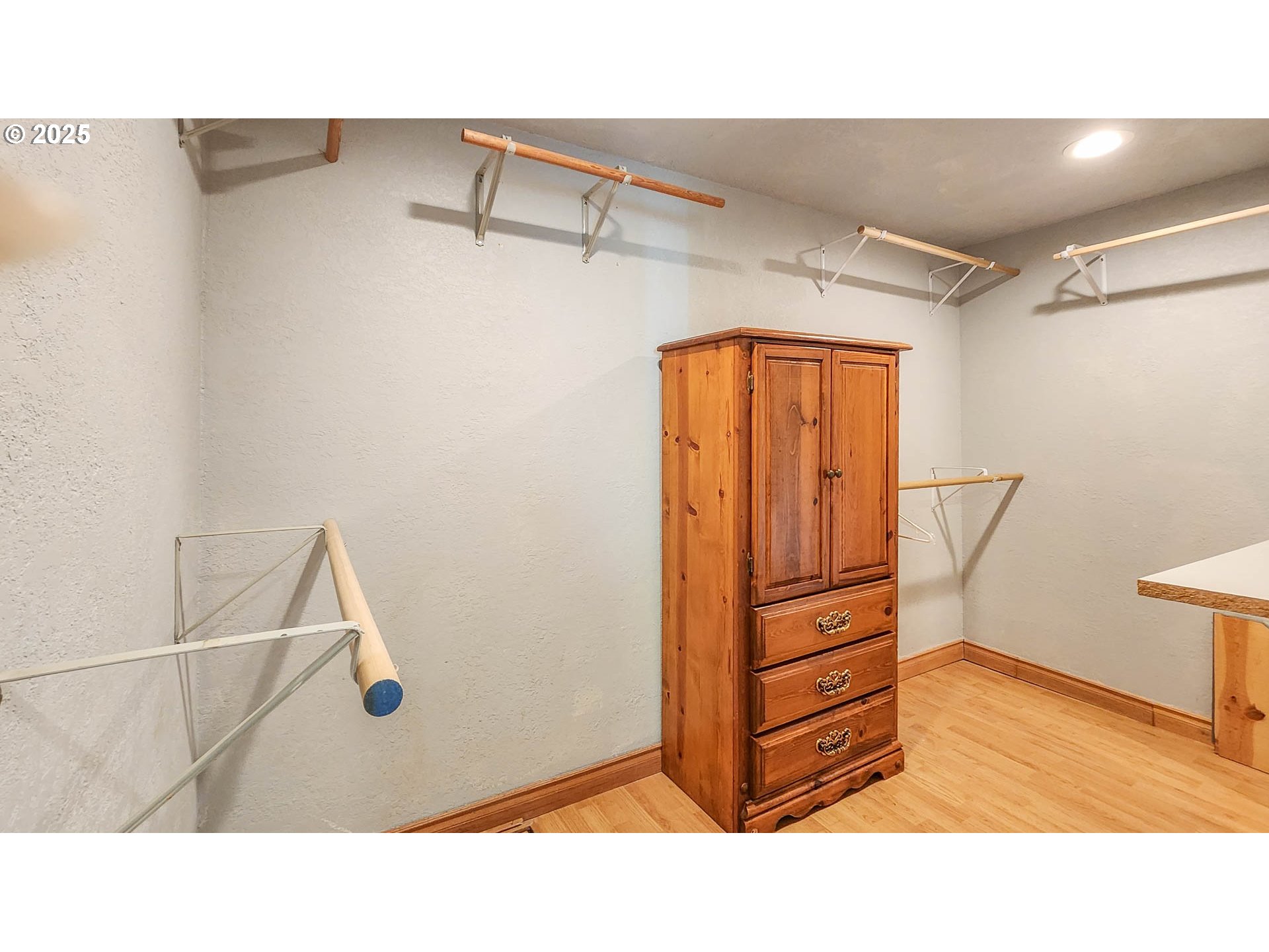 6649 Garden Valley Road Roseburg, OR 97471 - Photo 28 of 44 a bathroom with a sink a vanity and mirror