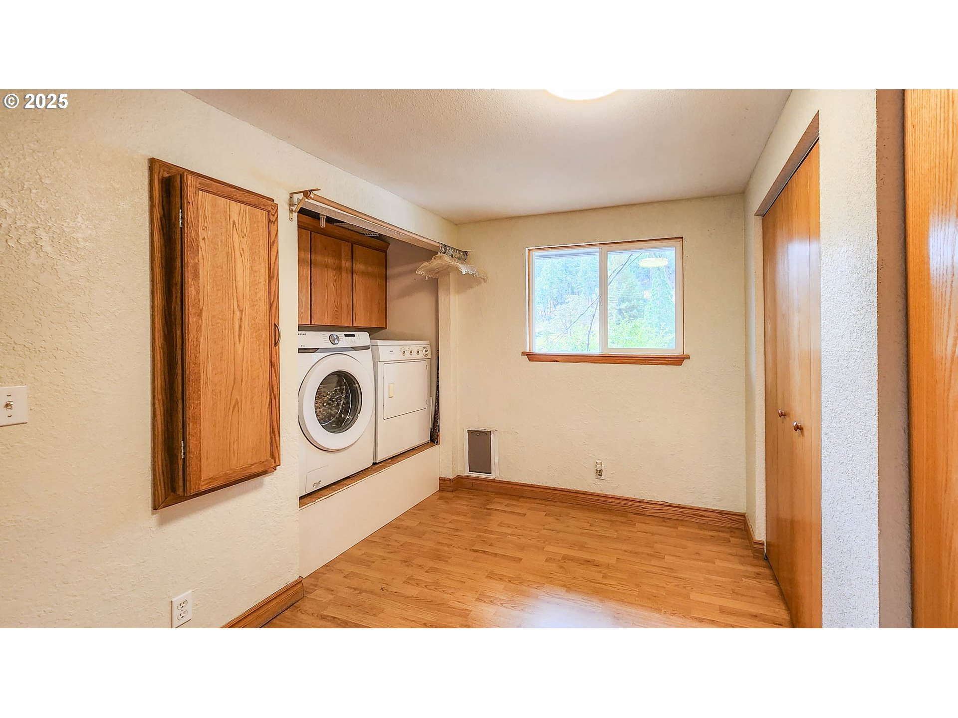 6649 Garden Valley Road Roseburg, OR 97471 - Photo 36 of 44 a bathroom with a sink and a mirror