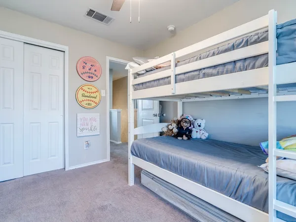 a view of livingroom with furniture