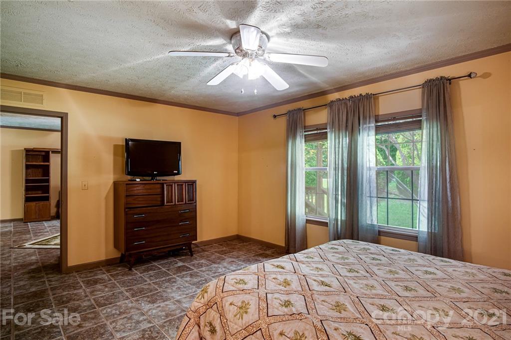 708 Riverbend Road Sylva, NC 28779 - Photo 45 of 48 Gallery Image 45