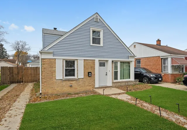 $299,000 | 540 47th Avenue, Bellwood, IL 60104
