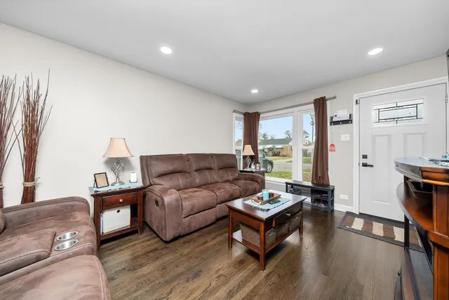 $299,000 | 540 47th Avenue, Bellwood, IL 60104