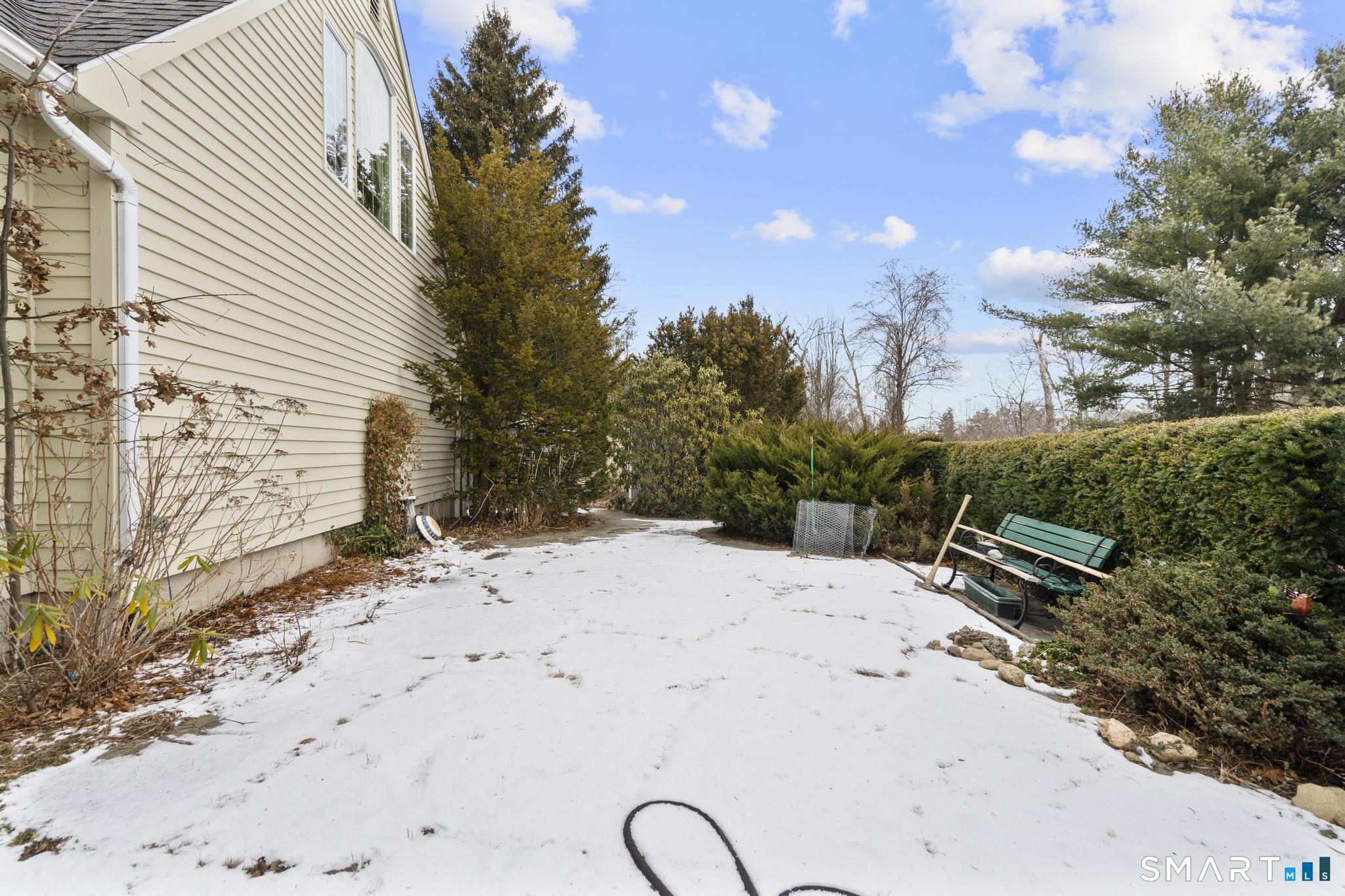 84 Munson Road Middlebury, CT 06762 - Photo 10 of 39