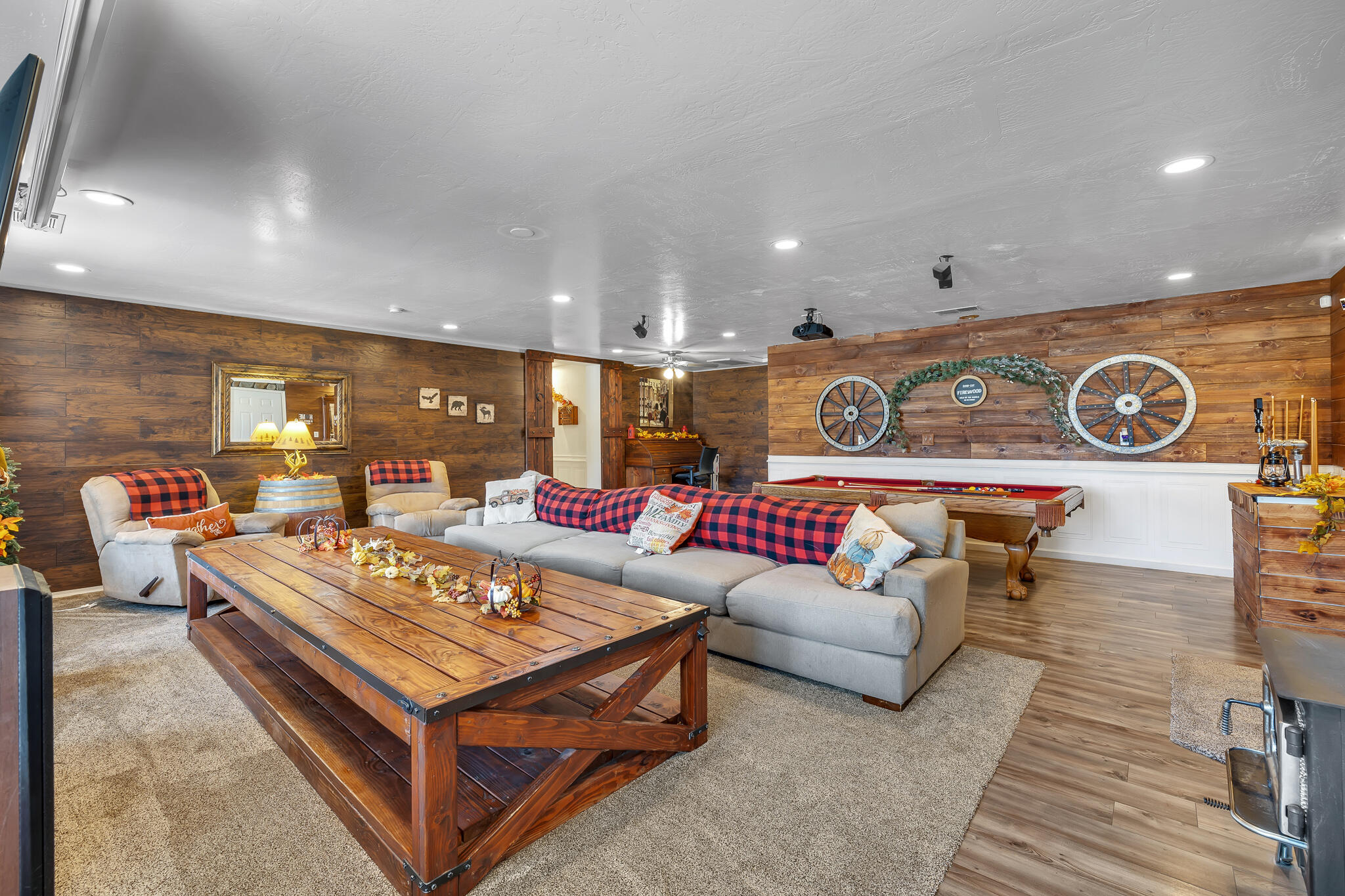17681 Busher Way Tehachapi, CA 93561 - Photo 37 of 54 a living room with furniture and a table