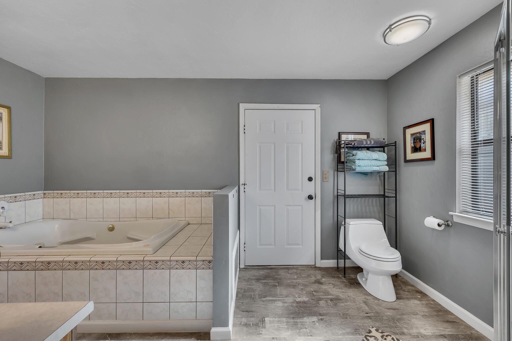 17681 Busher Way Tehachapi, CA 93561 - Photo 41 of 54 a bathroom with a toilet and a shower
