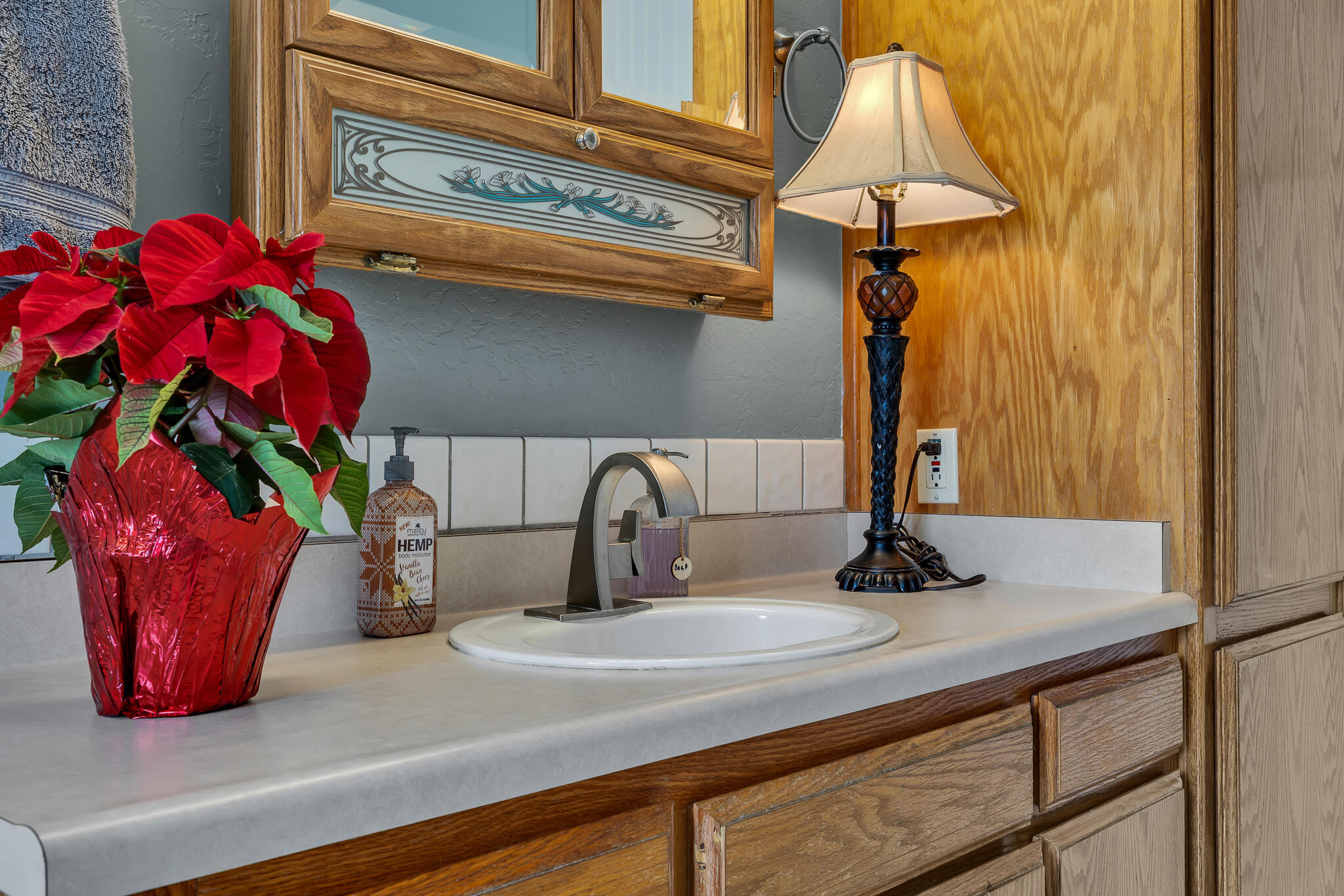 17681 Busher Way Tehachapi, CA 93561 - Photo 43 of 54 a close view of sink