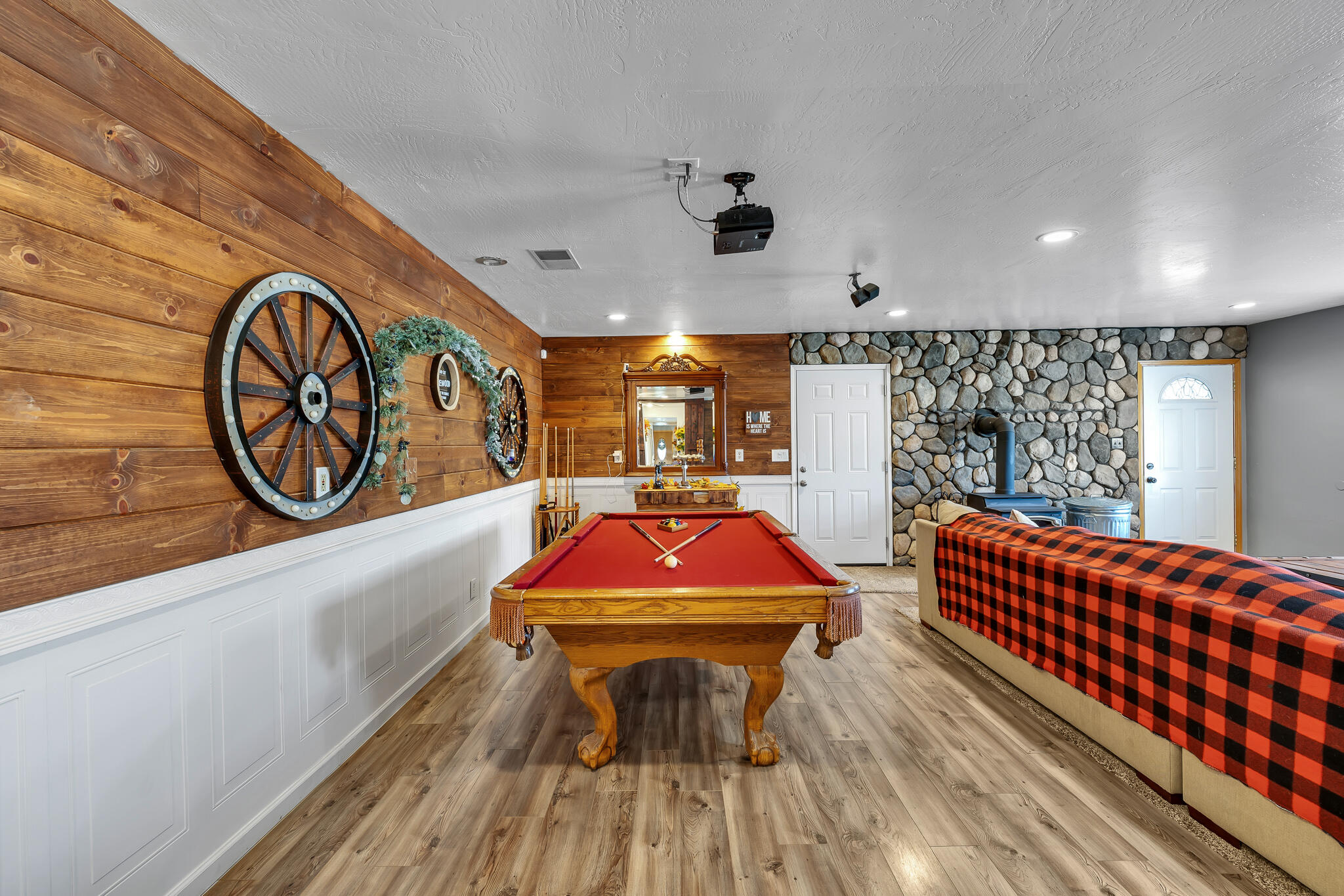 17681 Busher Way Tehachapi, CA 93561 - Photo 48 of 54 pool table (1)