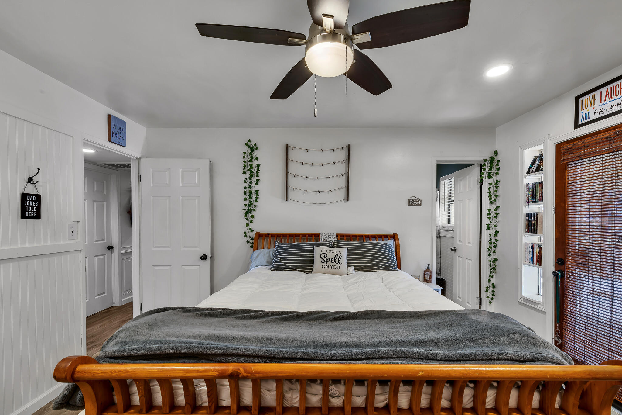 17681 Busher Way Tehachapi, CA 93561 - Photo 52 of 54 a bedroom with a bed and a ceiling fan