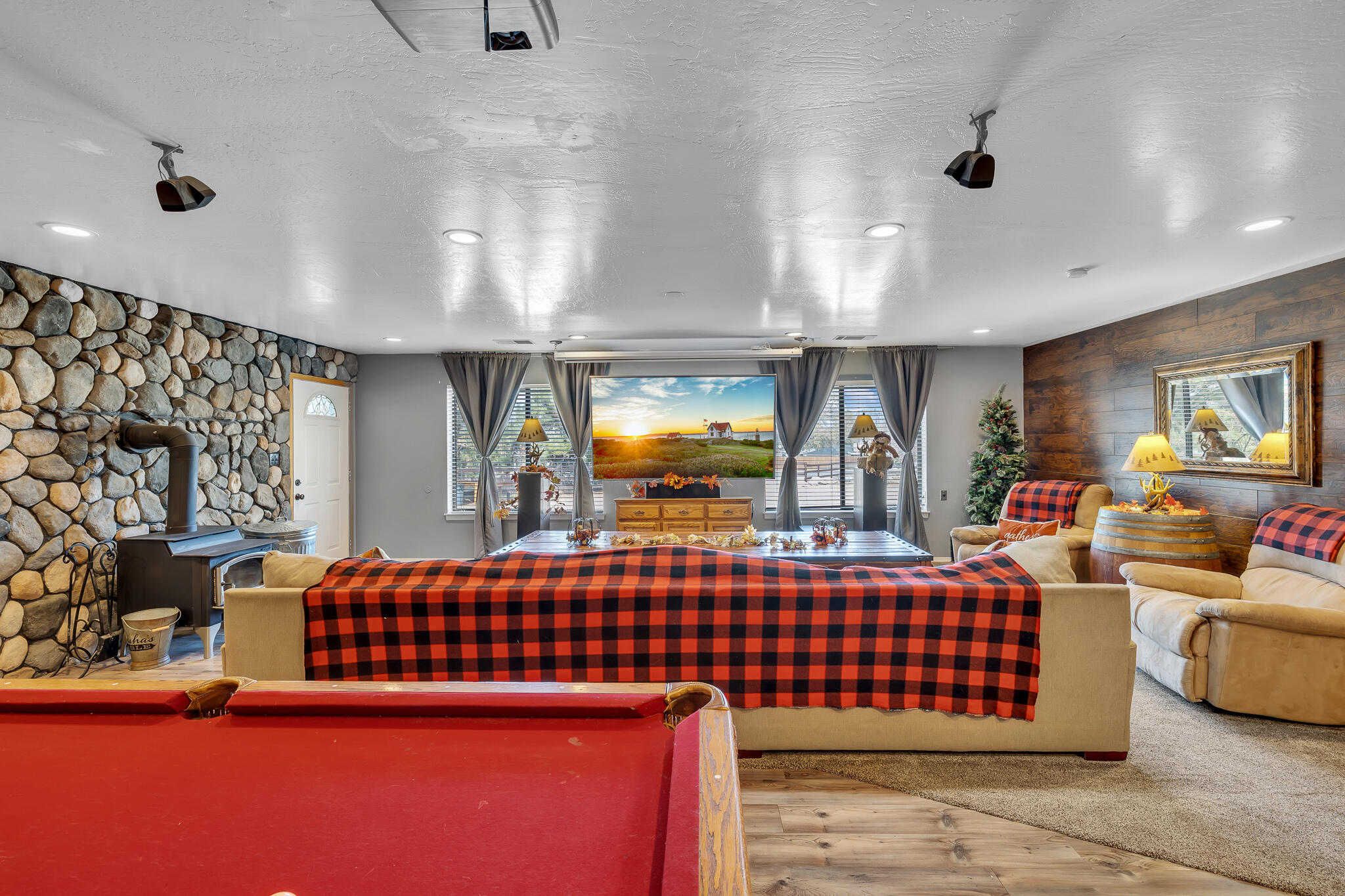 17681 Busher Way Tehachapi, CA 93561 - Photo 54 of 54 a bedroom with a bed and window