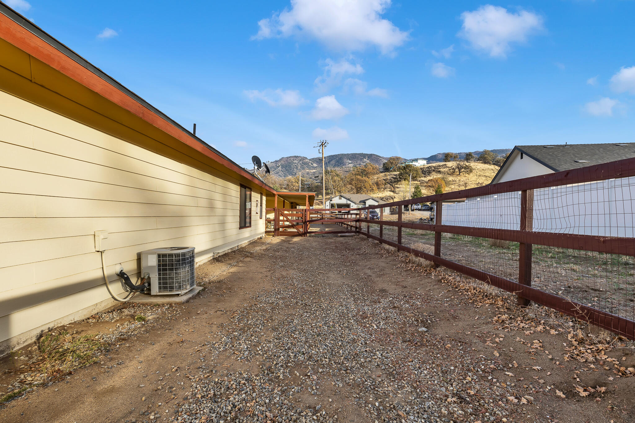17681 Busher Way Tehachapi, CA 93561 - Photo 9 of 54 a view of a backyard
