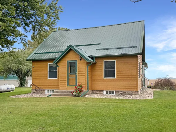 $246,000 | 311 1st Street, Russell, MN 56169