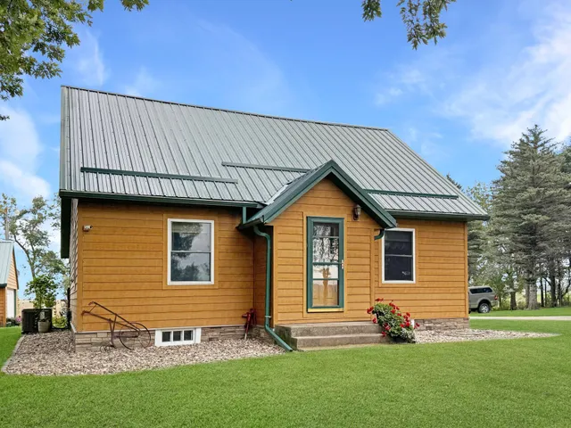 $260,000 | 311 1st Street, Russell, MN 56169