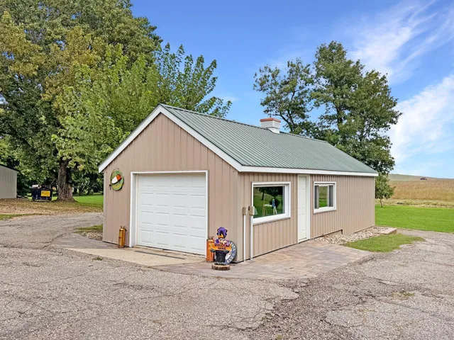 $260,000 | 311 1st Street, Russell, MN 56169