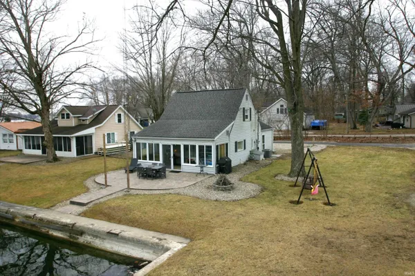 $400,000 | 96 EMS T48A Lane, Syracuse, IN 46567