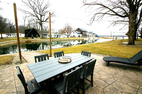 $400,000 | 96 EMS T48A Lane, Syracuse, IN 46567