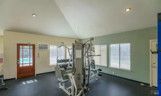 $245,000 | 524 Arcadia Drive, Vacaville, CA 95687