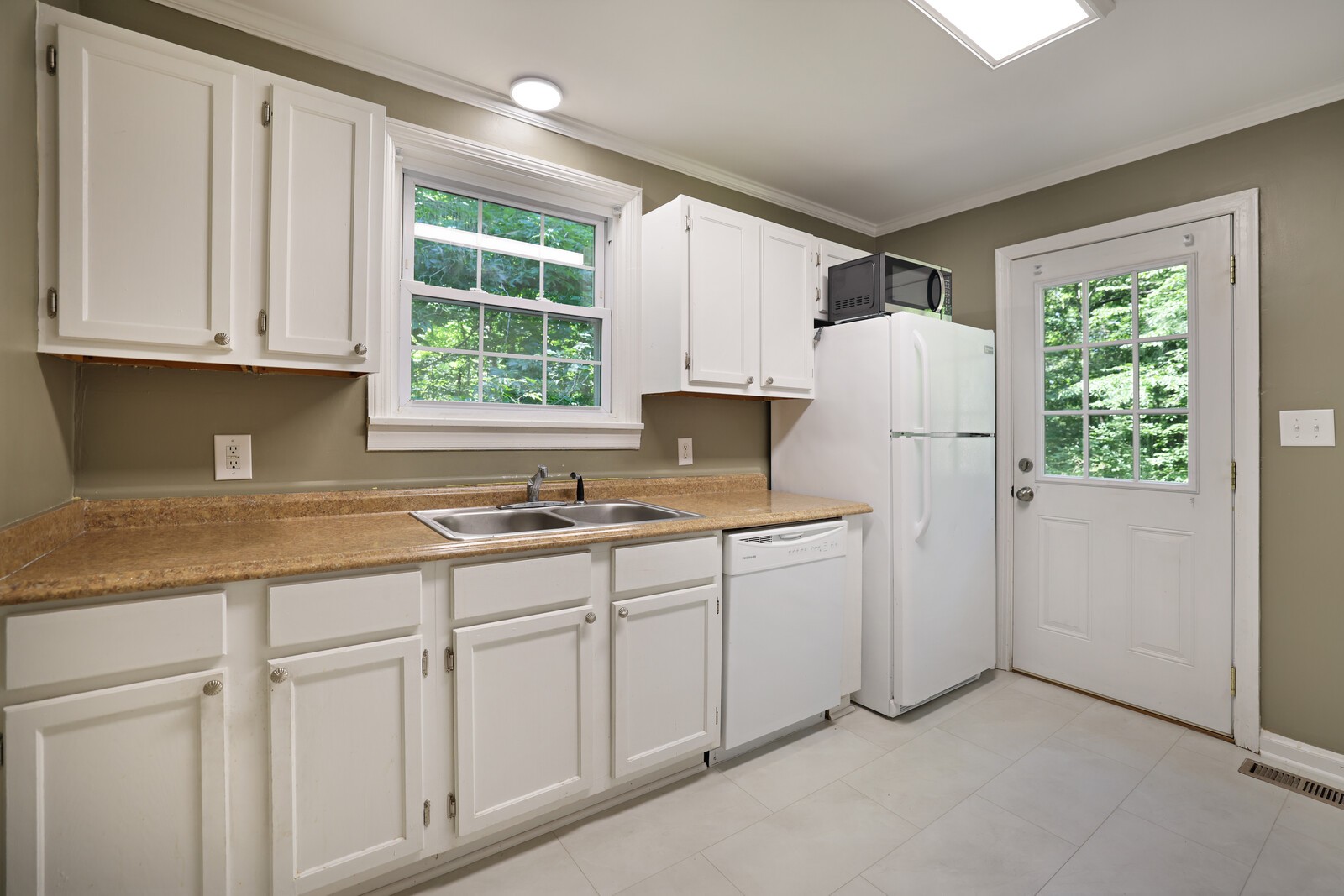1024 Granada Road Ashland City, TN 37015 - Photo 4 of 13 Gallery Image 4