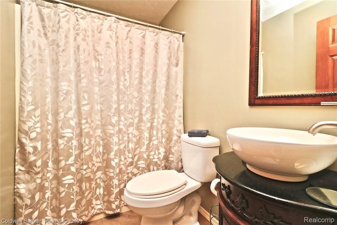 26840 Johns Road Wixom, MI 48393 - Photo 45 of 78 fullsizeoutput_6ab.jpeg
